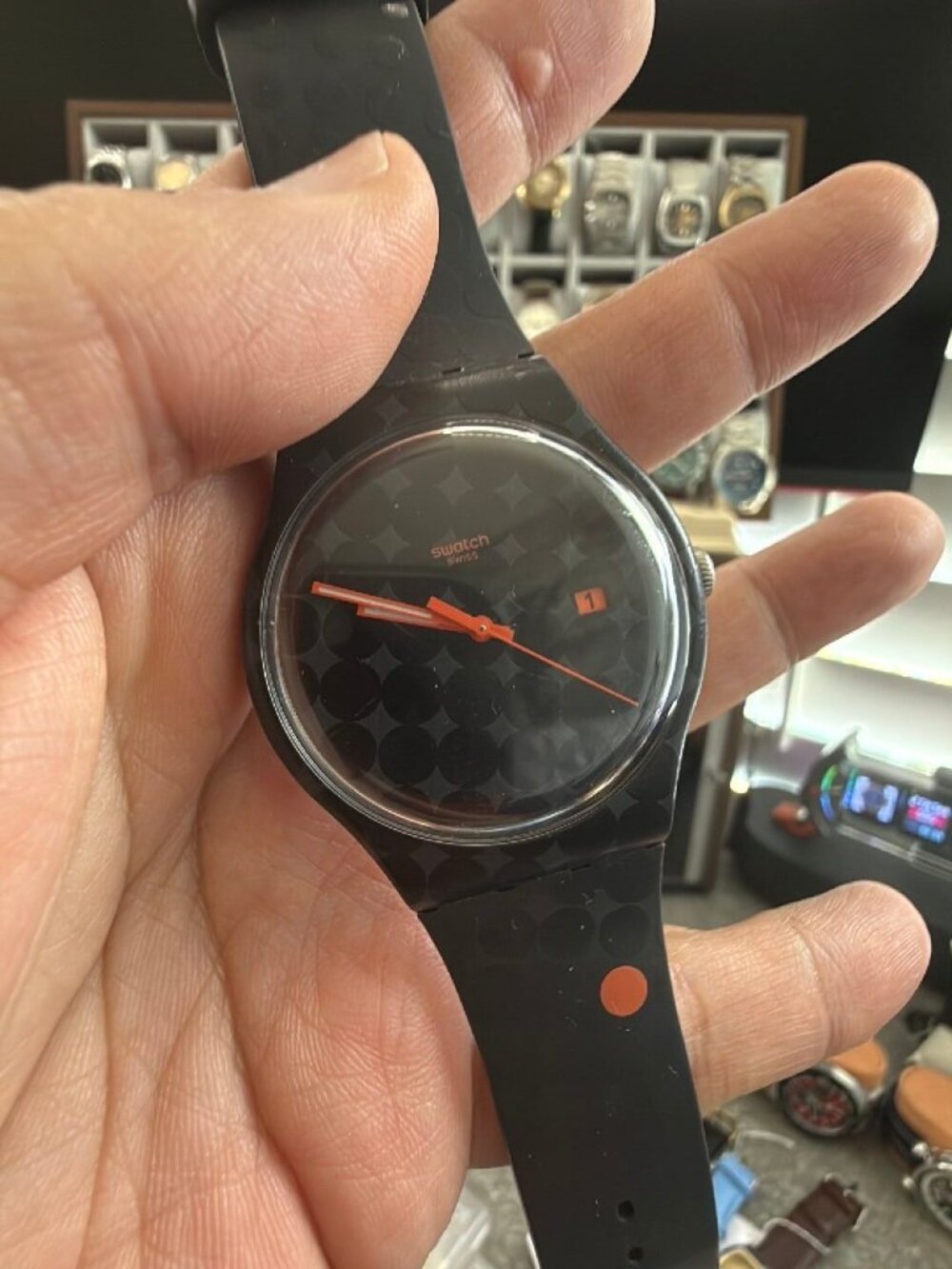Swatch Black Smash SUOZ400 Roland Garros French Open Special Edition
